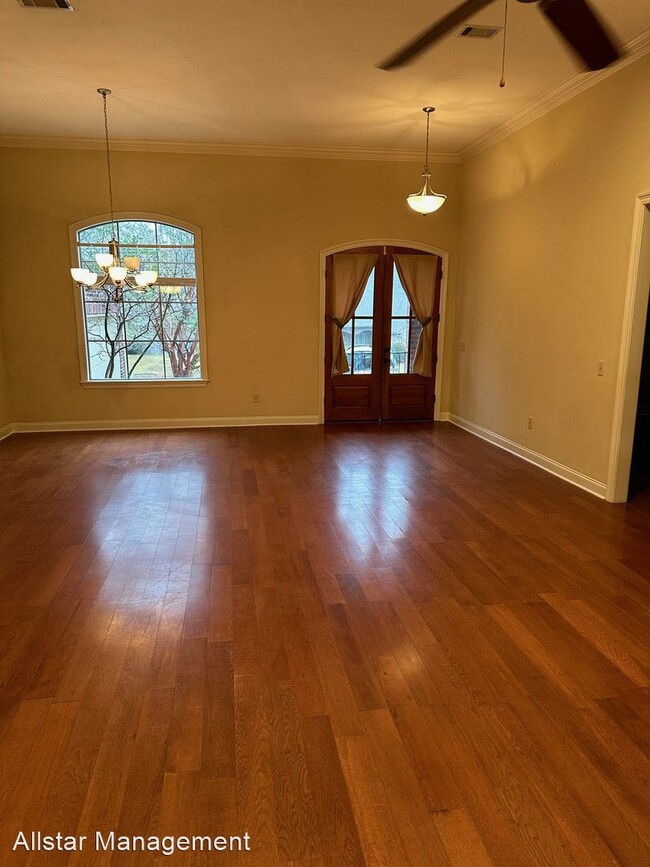 Building Photo - 4 br, 3.5 bath House - 121 Hallmark Place
