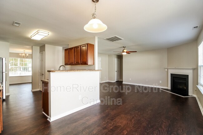 Building Photo - 163 Forest Glade Rd