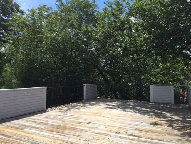 Building Photo - Renovated Single Family Home Available soon for Move-In !