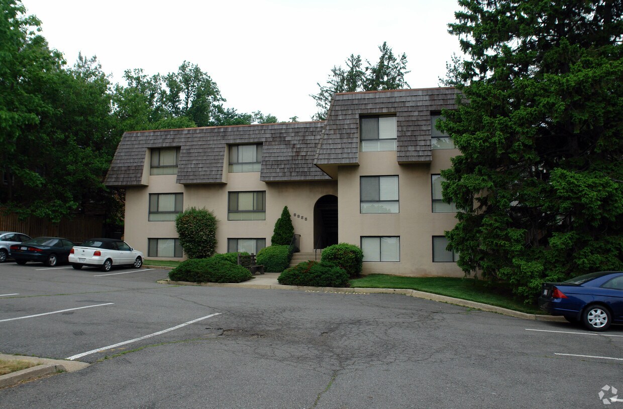 Foto del edificio - 6825 Washington Blvd