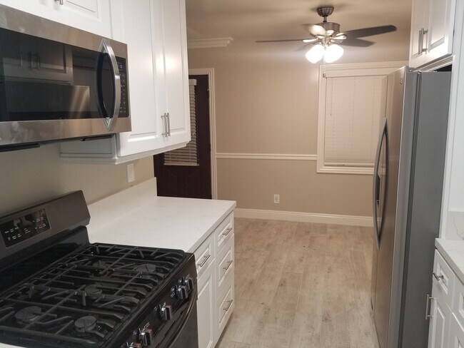 Foto del edificio - 276 S Sierra Madre Blvd