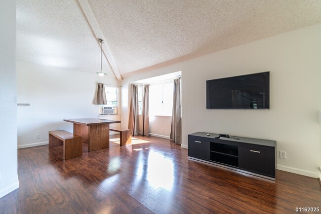 Foto del edificio - MOVE IN READY 2BR/1BA/2PKG IN MILILANI MAU...