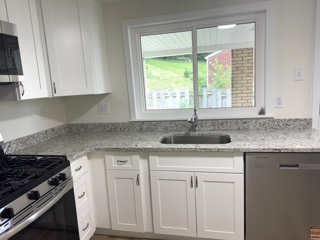 Building Photo - 150 Bost Dr