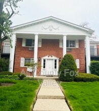 Building Photo - 101 N Lincoln Ln