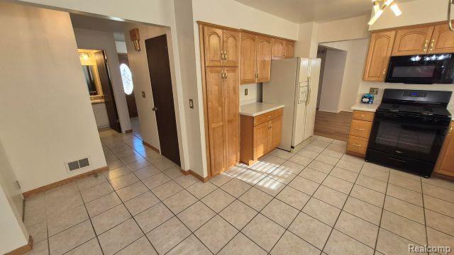 Foto del edificio - 42455 Bishop Rd