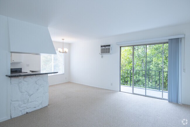 2HAB, 2BA - 1725 Camino Palmero St, Los Angeles, CA 90046