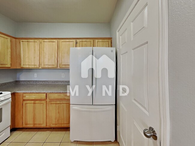 Building Photo - 8555 W Russell Rd Apt 2076
