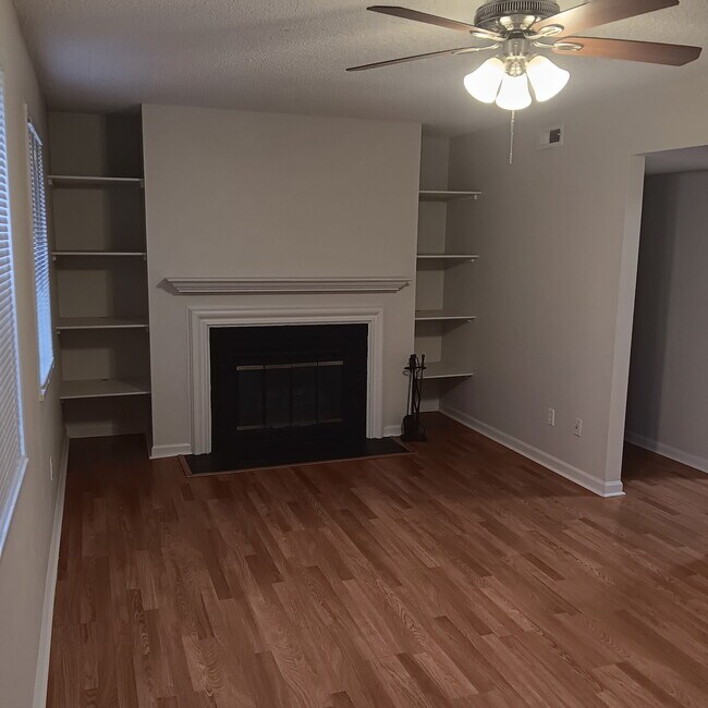 Foto del edificio - 9139 Wrenwood Ln