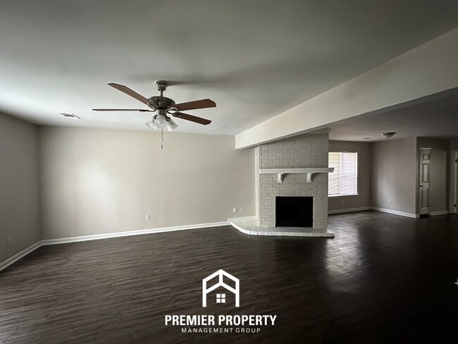 Photo - 3BR/3.5BA Cordova Rental with Wood Floors, Fireplace & Fenced Yard House