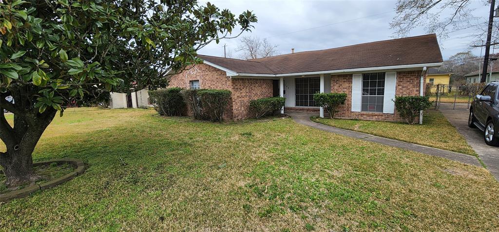 Primary Photo - 3105 Sparrow St