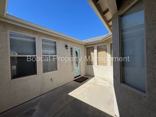 Building Photo - 1260 Flintwood Dr