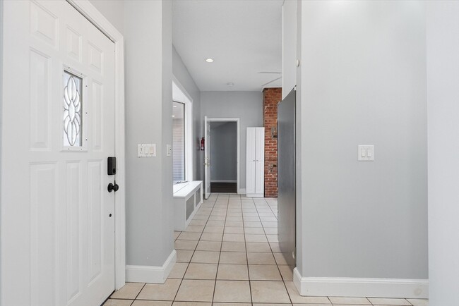 Building Photo - 156 N Broadway