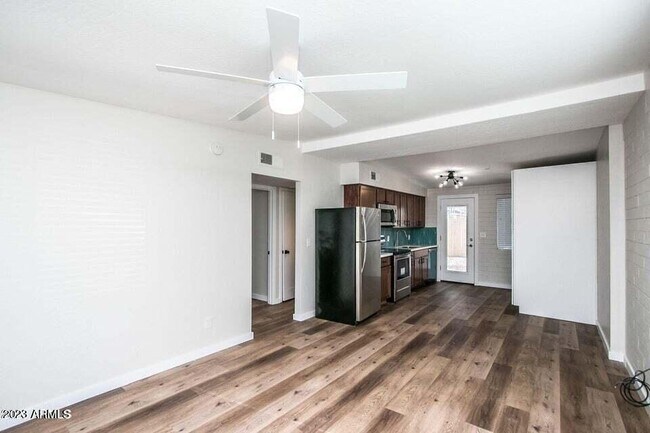 Building Photo - 151 N Elm St