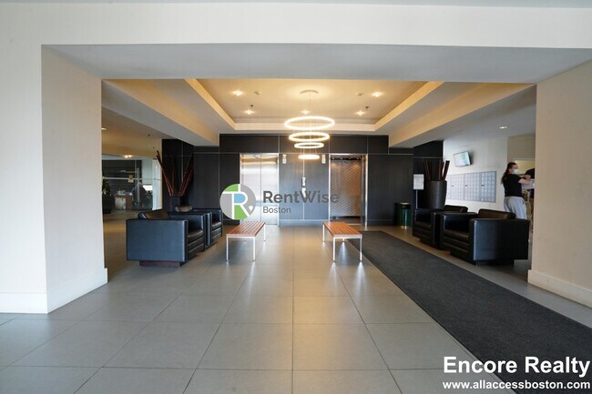 Foto del edificio - 15 N Beacon St