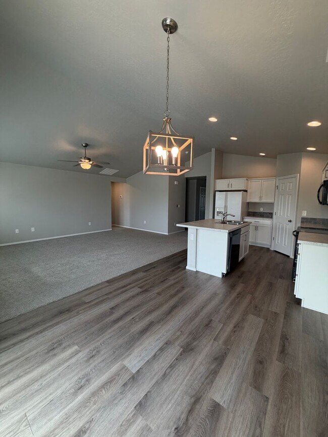 Foto del edificio - 5214 Clearfield Ct
