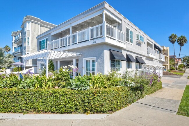 Building Photo - 3690 Carlsbad Blvd