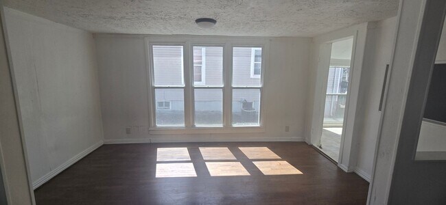 Foto del edificio - 4 Bedroom Home in the heart of Springfield