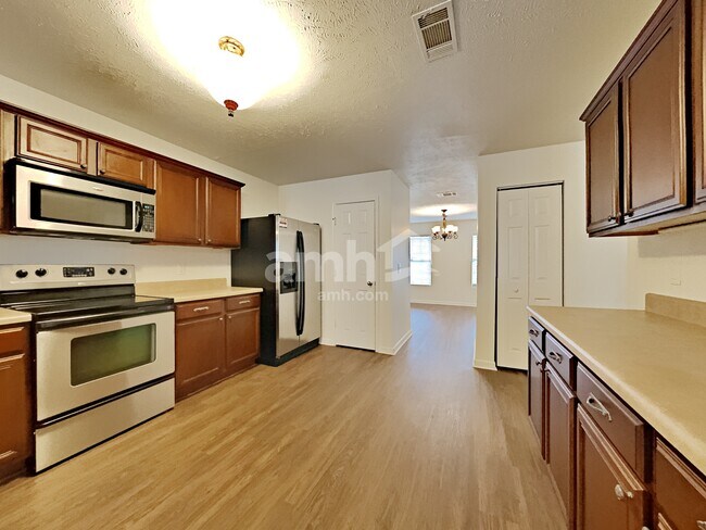 Foto del edificio - 506 Elderberry Way