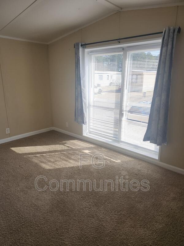 Building Photo - 1021 Crystal Blvd