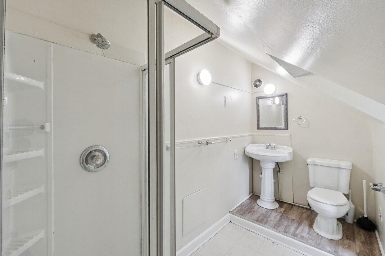 Foto del edificio - 4811 Calvert Rd