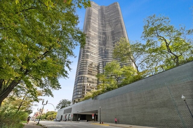 Building Photo - 505 N Lake Shore Dr