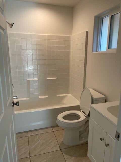 Bathroom - 526 E Grant St