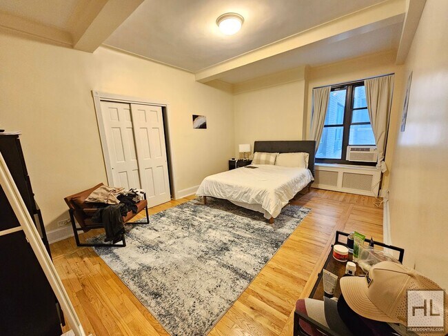 Foto del edificio - Spacious 1-Bedroom with 2 Full Bathrooms |...