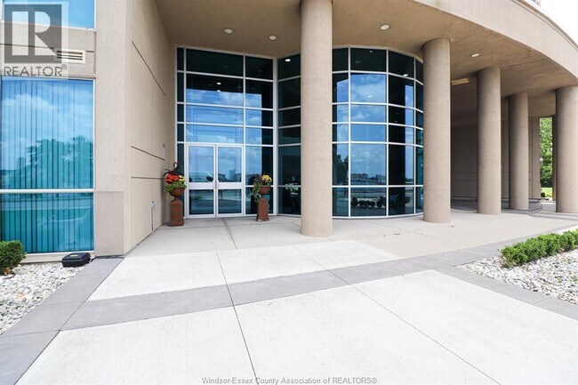 Photo du bâtiment - 1225 Riverside Dr W