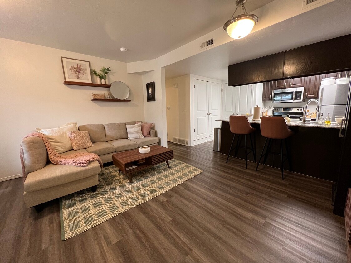 Foto principal - 9540 S Brandy Spring Ln
