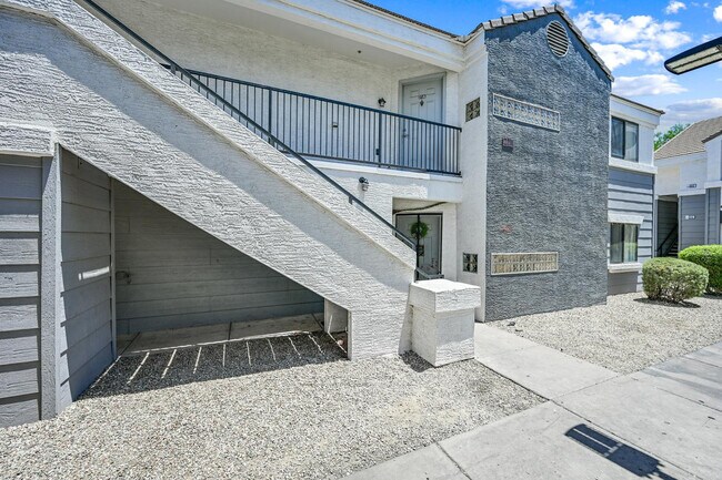 Foto del edificio - 3065 N 67th Ave