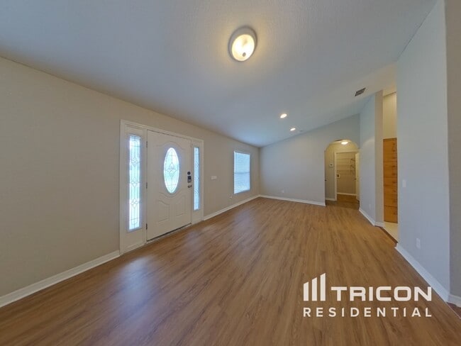 Building Photo - 1240 Fleetwood Dr NW