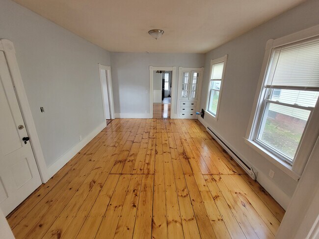 Building Photo - 51 Richmond St