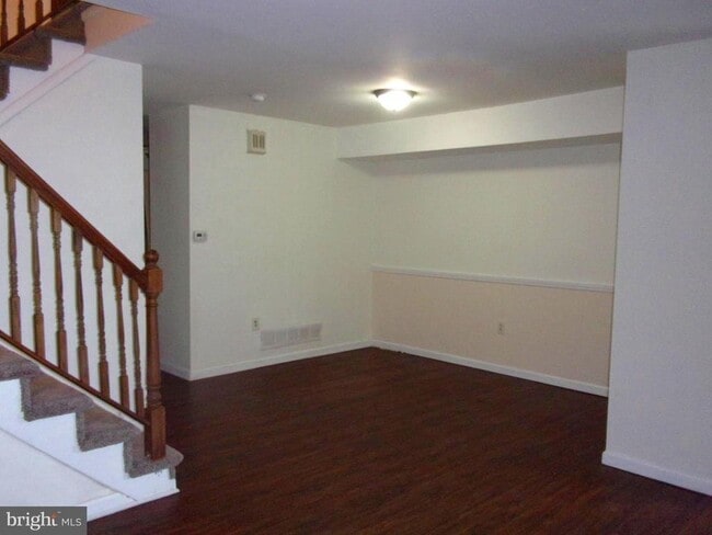 Foto del edificio - 48 Chelsea Cir