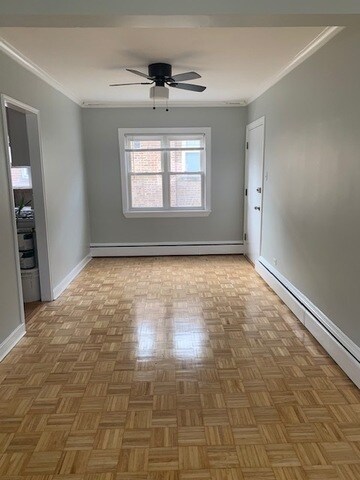 Foto del edificio - 2849 W Farragut Ave