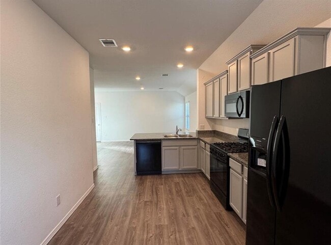 Building Photo - 24022 Falling Daylight Dr