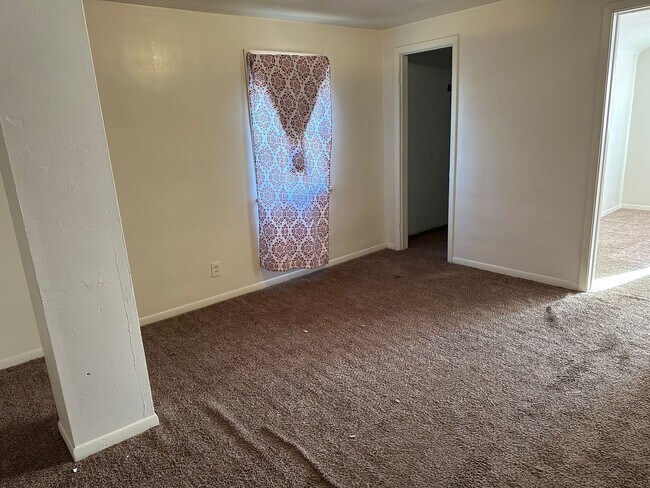 Building Photo - 3bd Single Union/93rd Cash Pay