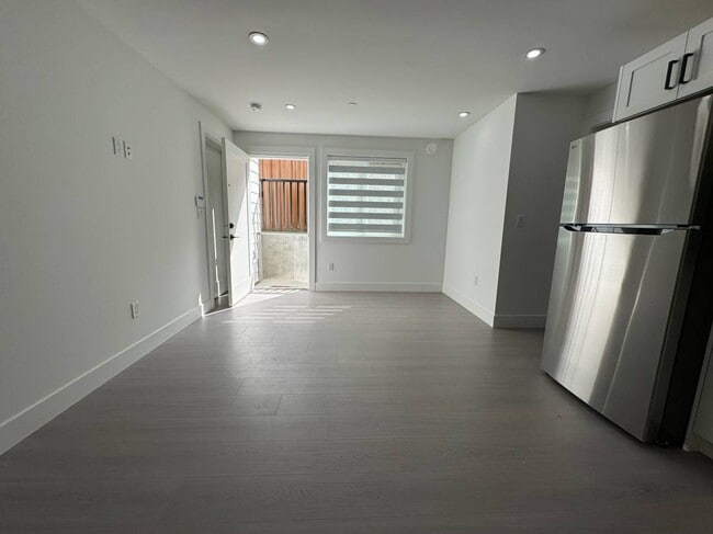 Building Photo - 21186 Wicklund Av