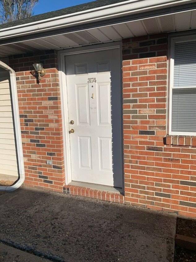 Primary Photo - 2 Bedroom Apt - Pets Welcome!*