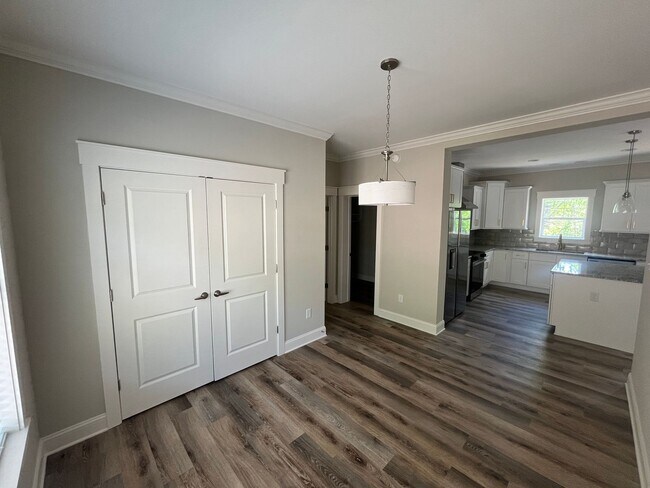 Foto del edificio - BRAND NEW CONSTRUCTION 3 BEDROOM 2 BATH