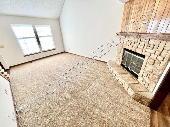 Foto del edificio - Affordable Duplex in Blue Valley School District-Available NOW!!