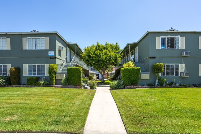 Building Photo - 5434 Willowcrest Ave