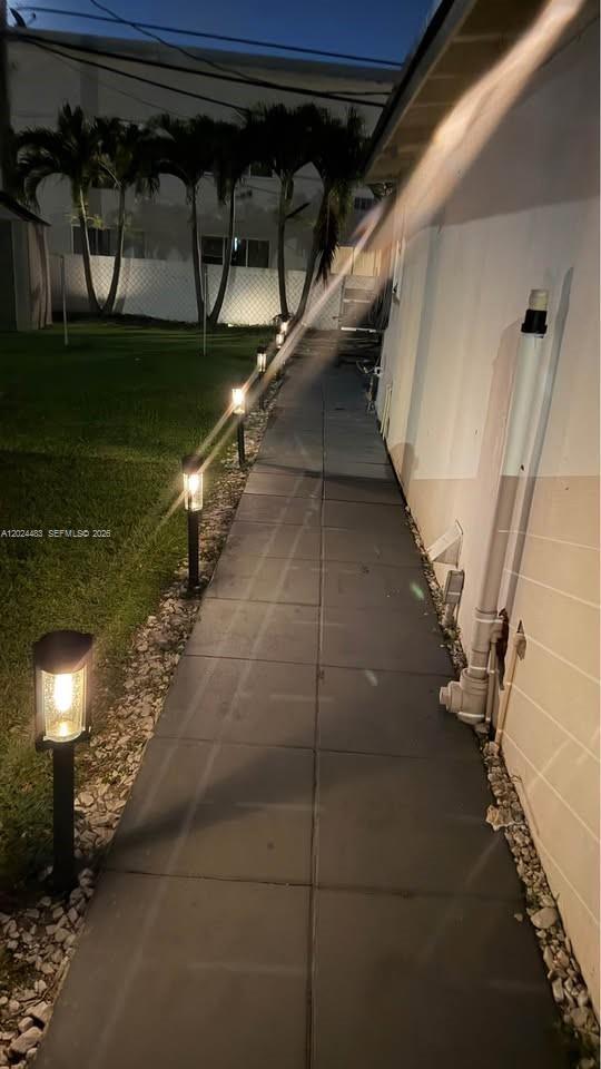Foto del edificio - 1212 E River Dr