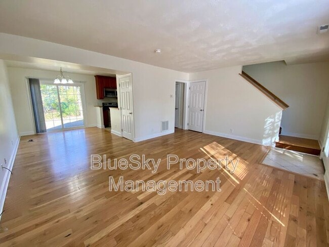 Building Photo - 109 Longwood Dr