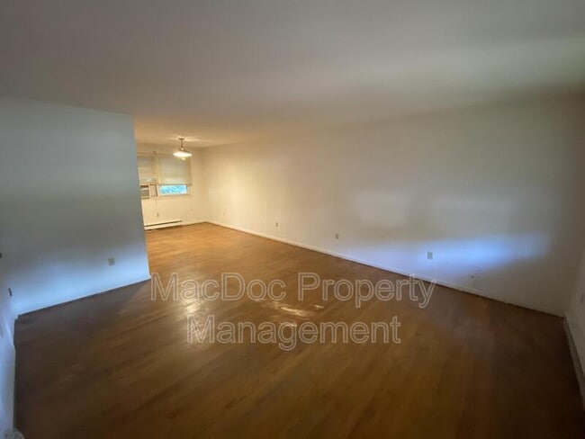 Building Photo - 5467 Potomac Dr