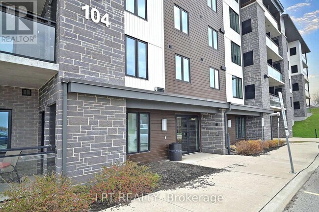 Building Photo - 104 Summit Ridge Dr