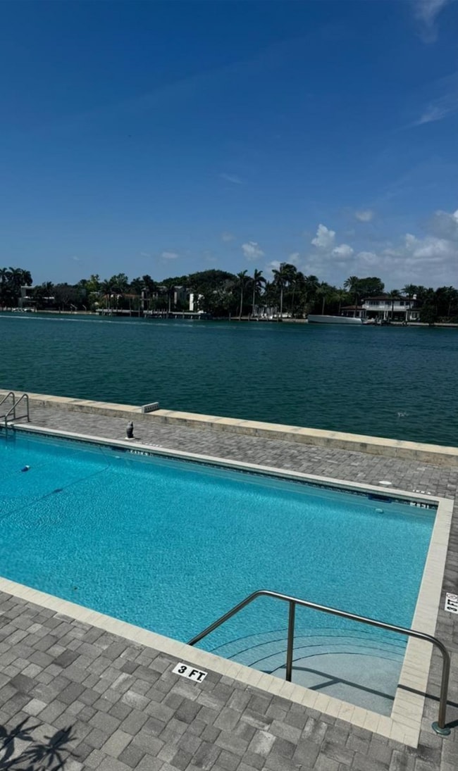 Building Photo - 6484 Indian Creek Dr