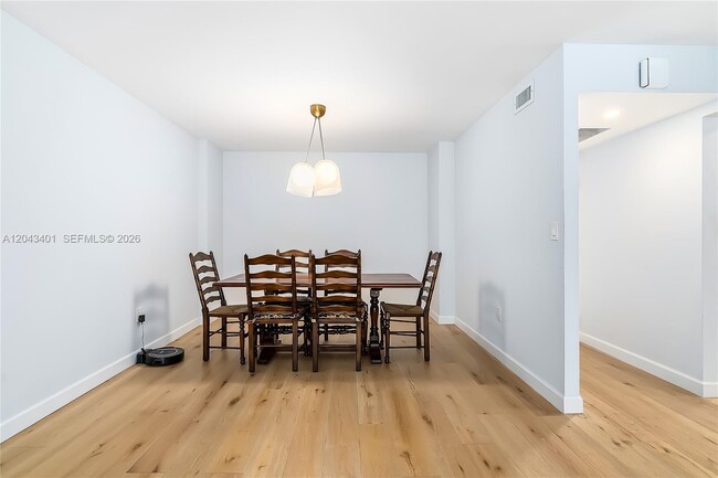 Building Photo - 2808 N 46th Ave