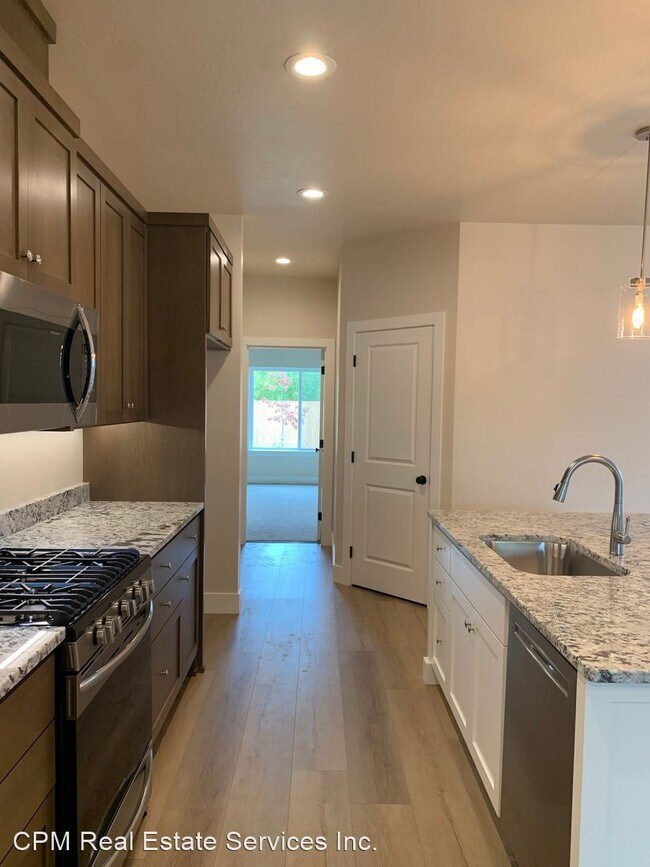 Building Photo - 3 br, 2 bath House - 363 Cheney Loop