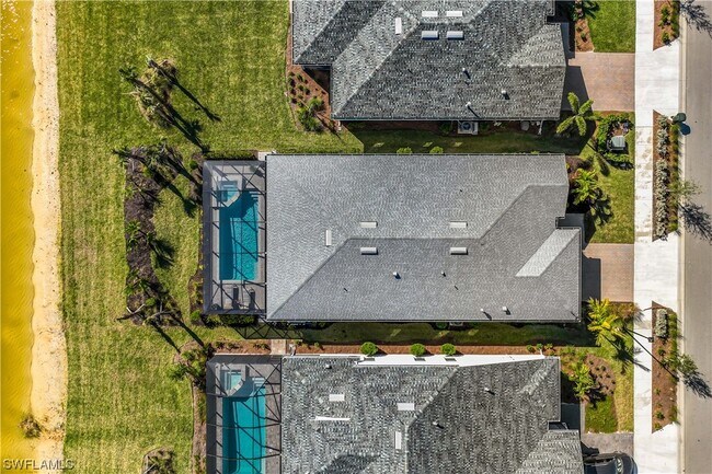 Building Photo - 42346 Edgewater Dr