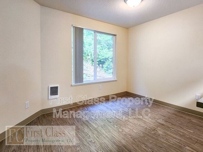 Building Photo - 3602 SW Beaverton Hillsdale Hwy